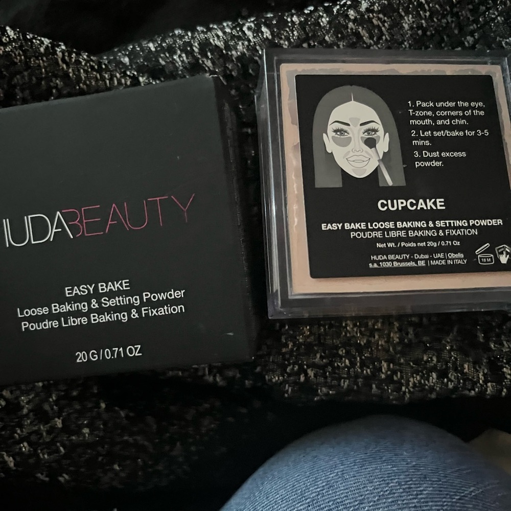 Huda beauty setting powder